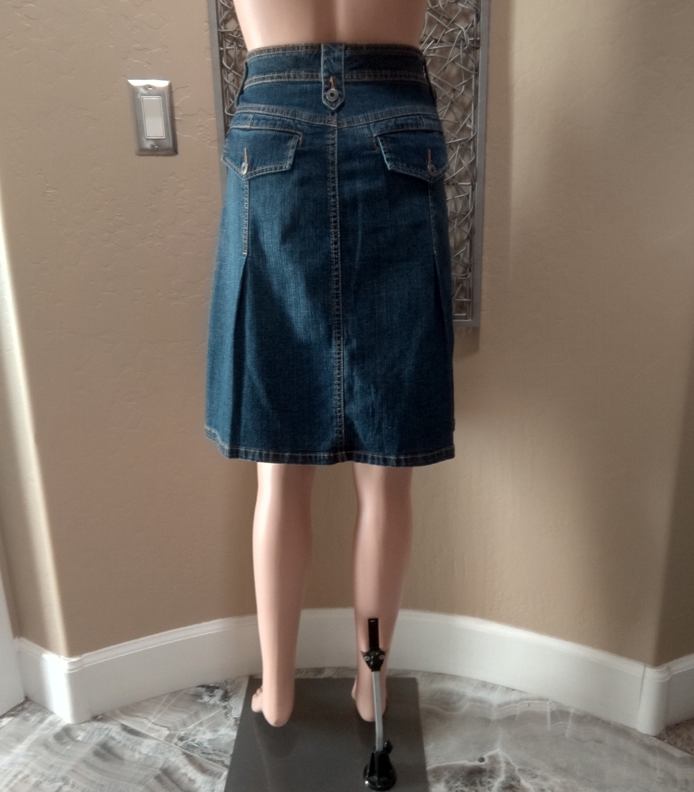 Classic Dark Blue Denim Skirt - Women's - Picture 3 of 7